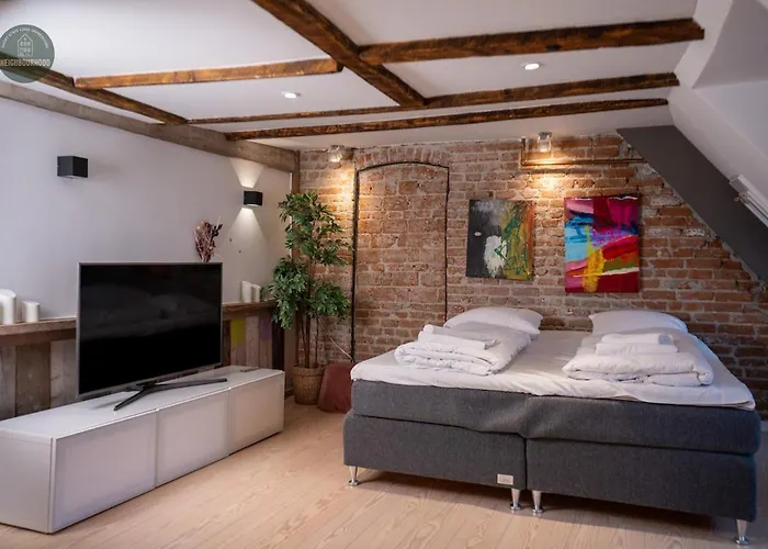 2BR HISTORIC PENTHOUSE APARTMENT CENTRAL COPENHAGEN, COPENHAGUE